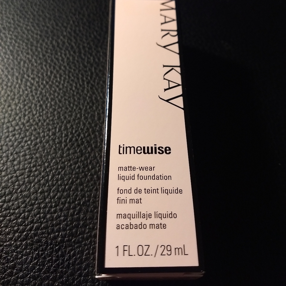 Timewise Matte Wear Liquid Foundation Beige 7
